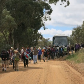 Leaving the coach to walk along St Clements Way to Binalong, 12 Oct 2017